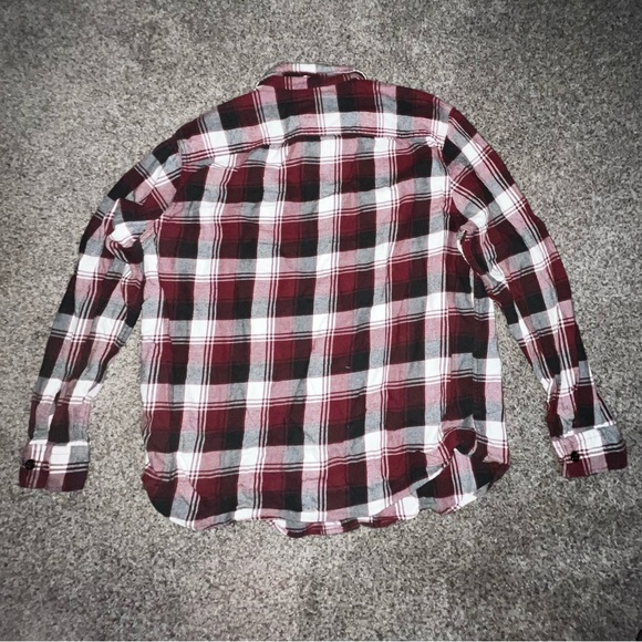 American eagle flannel size XL but fits like a L - Picture 3 of 3